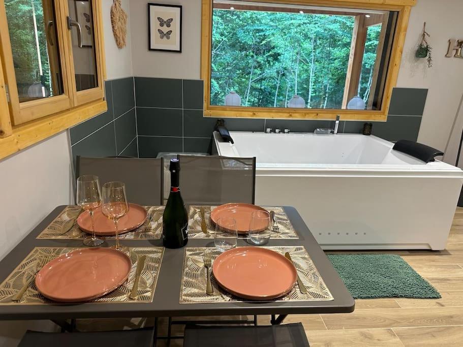 Jacuzzi En Foret L'Esperou 外观 照片